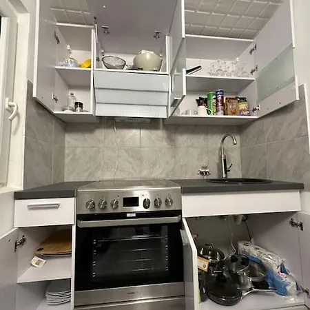Mini Neben Theater Апартаменты *
